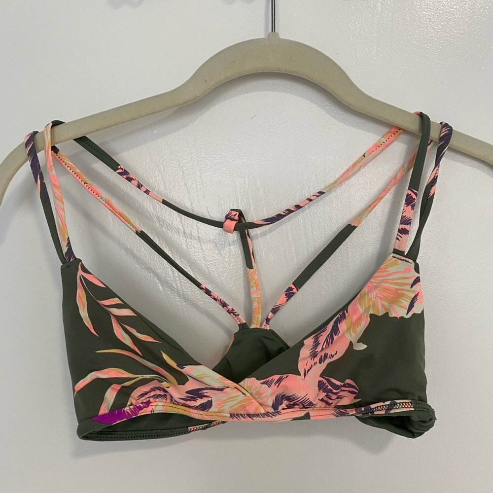 green pattern Roxy bikini top - Picture 2 of 4